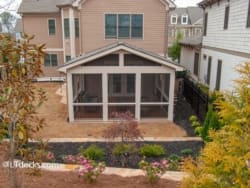 Screen porch